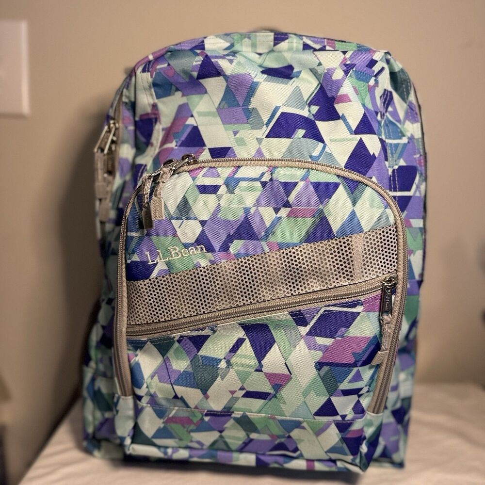 LL Bean Deluxe Geometric Print Back Pack School Bag Book bag Roomy Lots Pockets